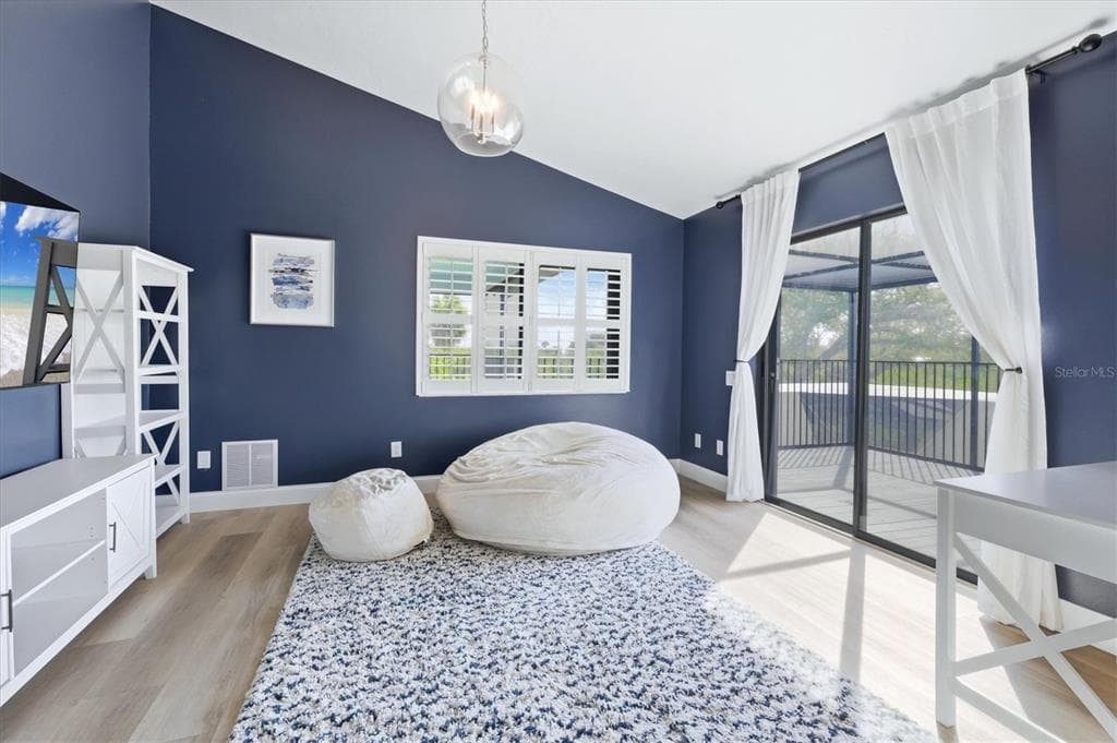 1649 MANOR ROAD photo 11