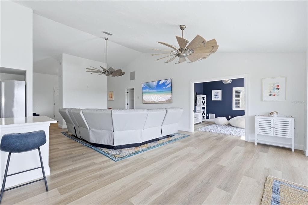 1649 MANOR ROAD photo 4