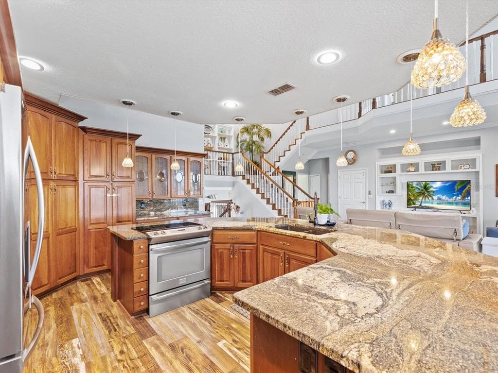 15709 CENTURY DRIVE photo 12