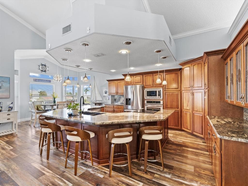 15709 CENTURY DRIVE photo 5