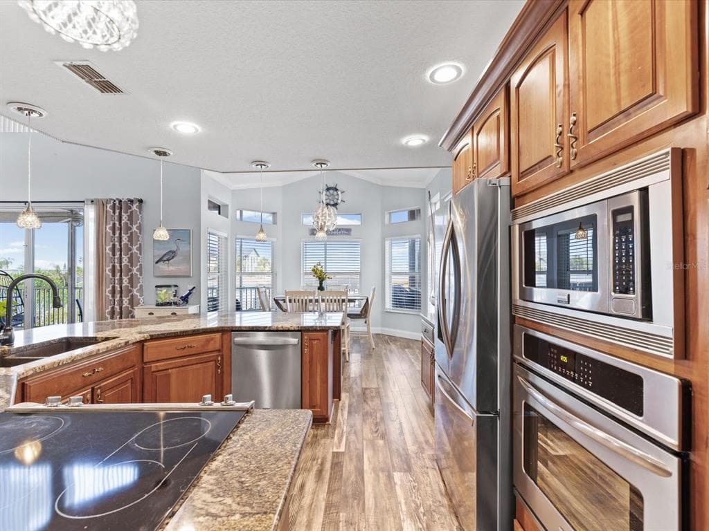 15709 CENTURY DRIVE photo 14