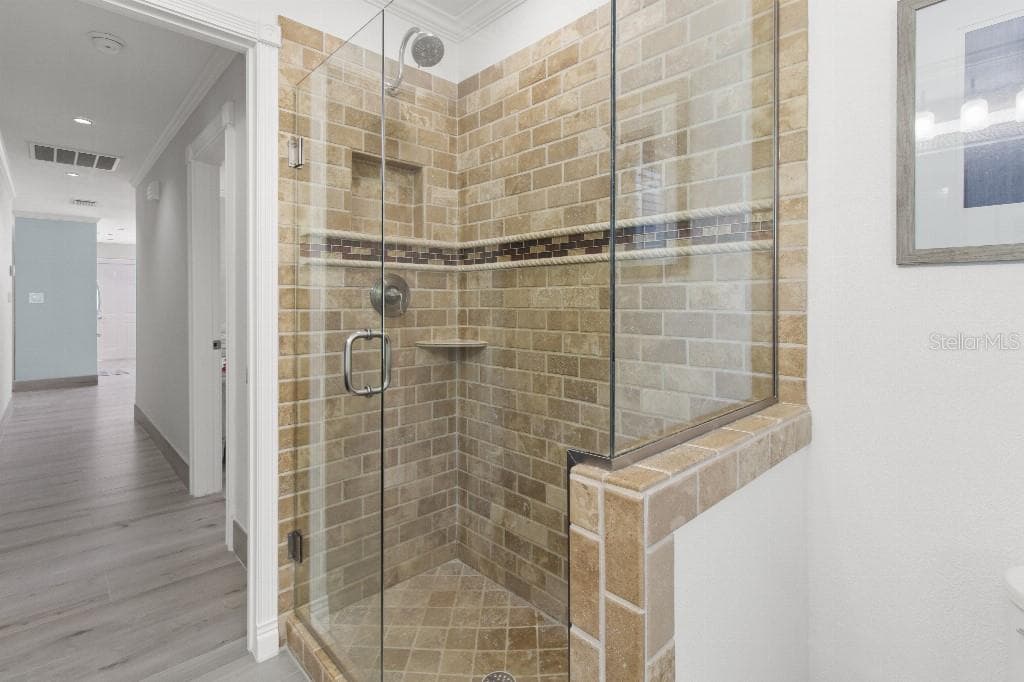 810 25TH AVENUE W photo 22