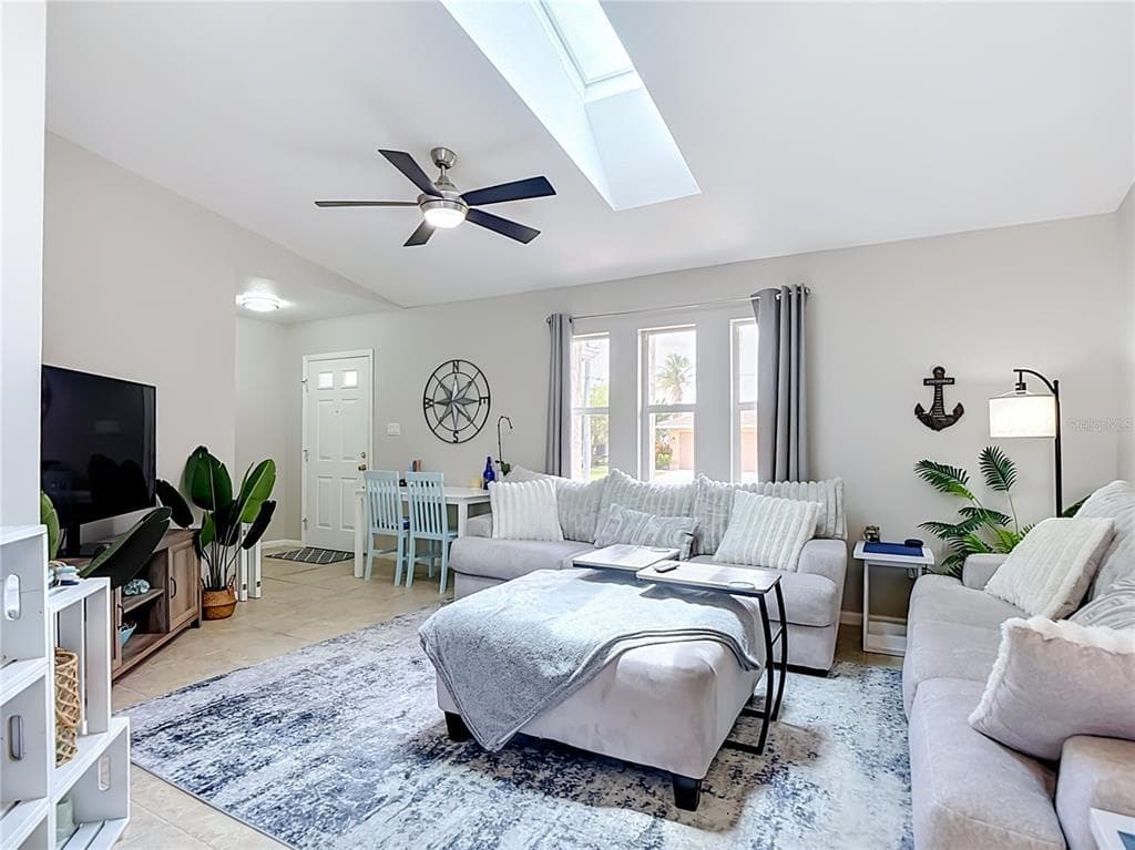 1438 SEA FAN DRIVE photo 9
