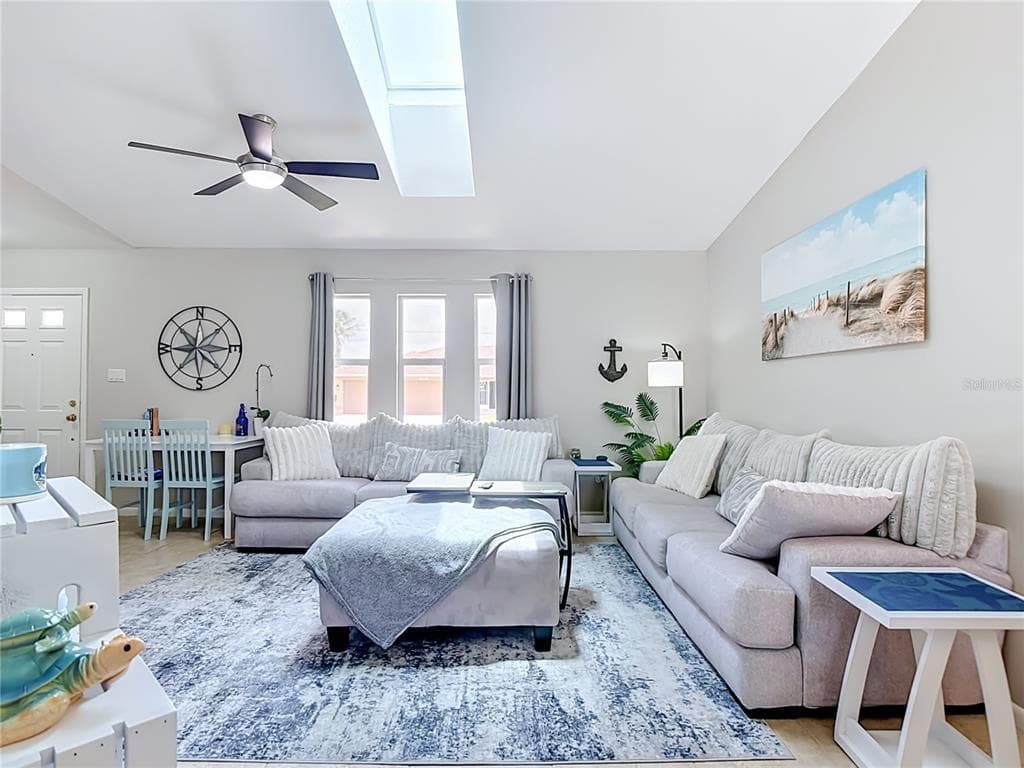 1438 SEA FAN DRIVE photo 10