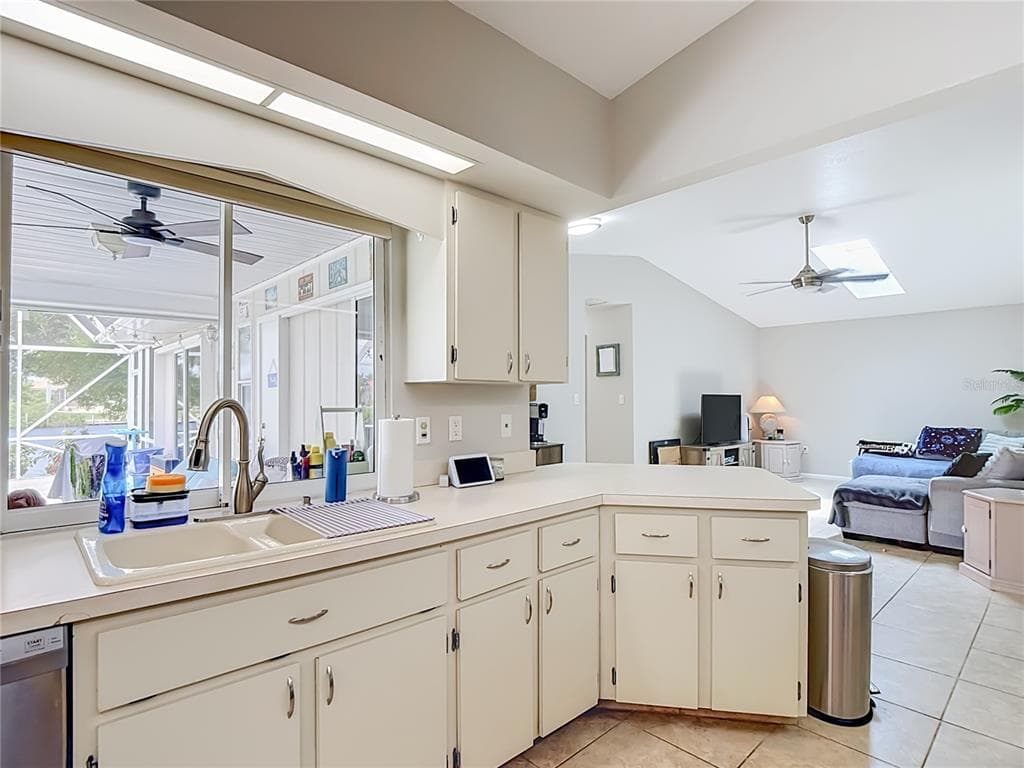 1438 SEA FAN DRIVE photo 15