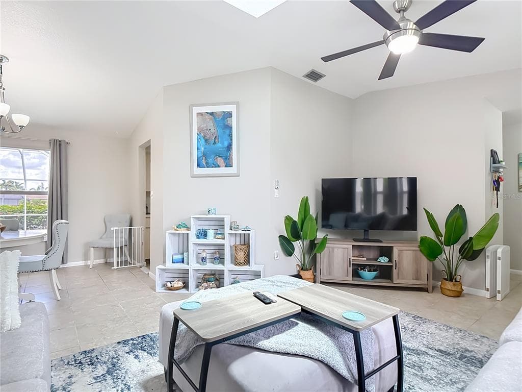 1438 SEA FAN DRIVE photo 8