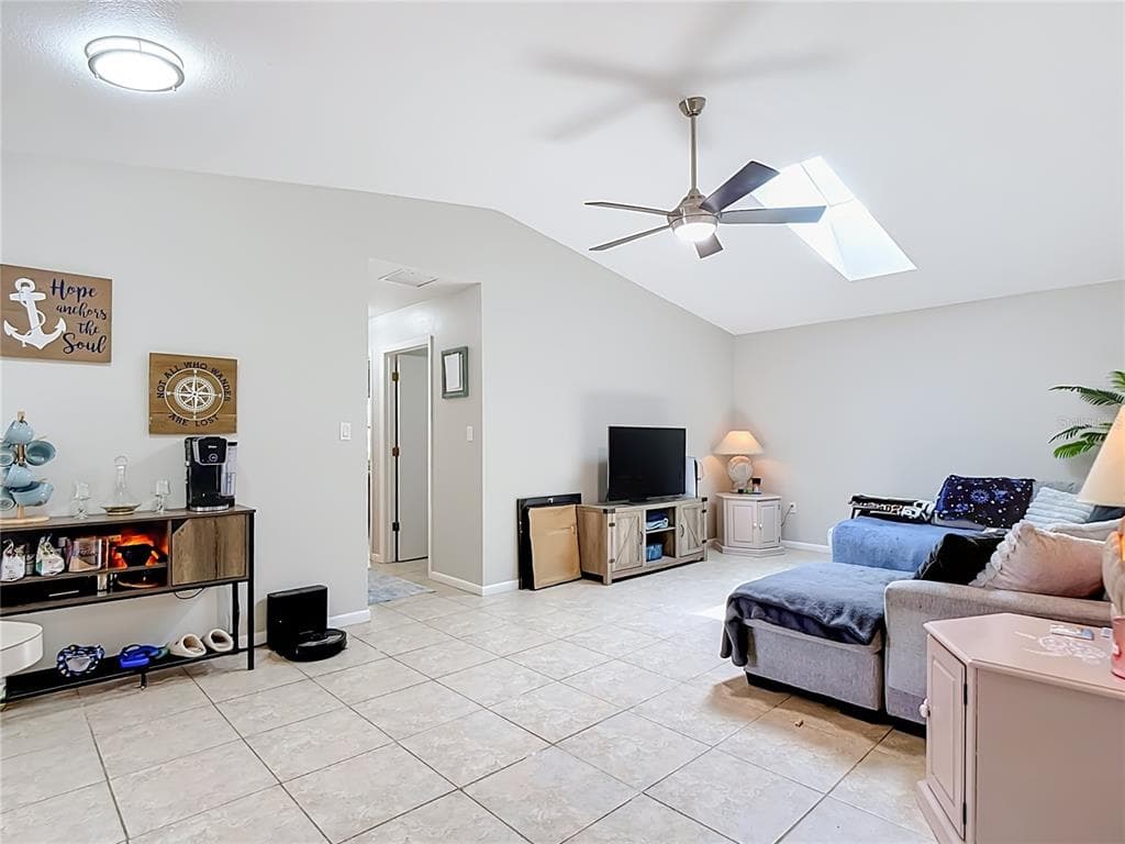 1438 SEA FAN DRIVE photo 25