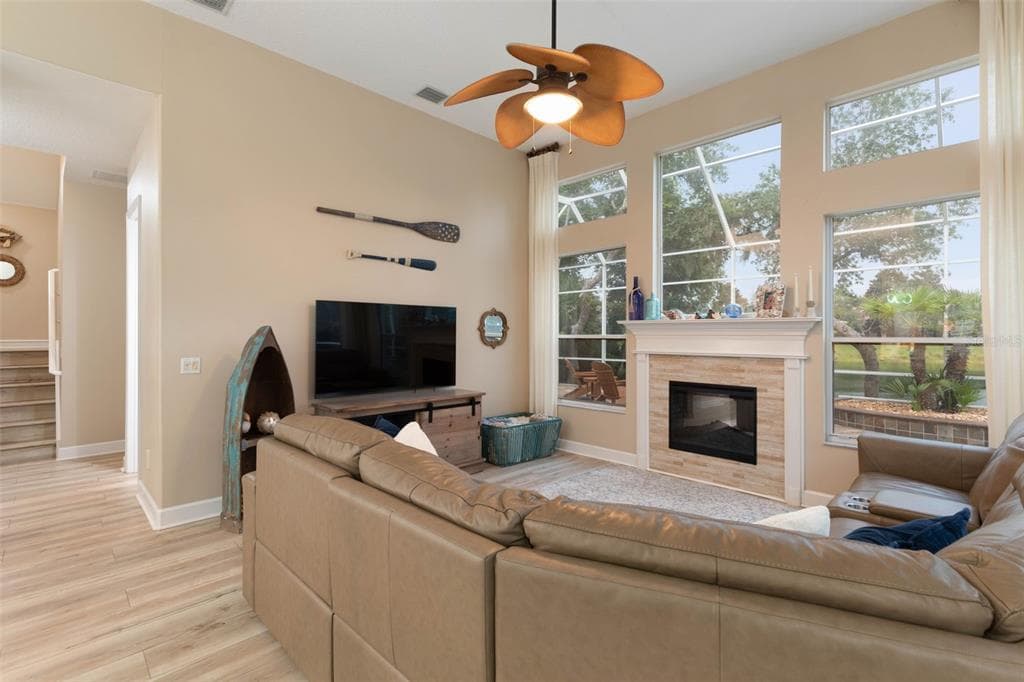 10 N VILLAGE PARKWAY photo 16