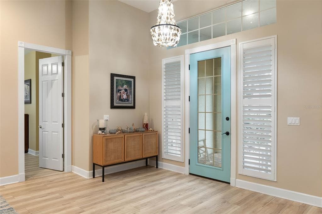10 N VILLAGE PARKWAY photo 7