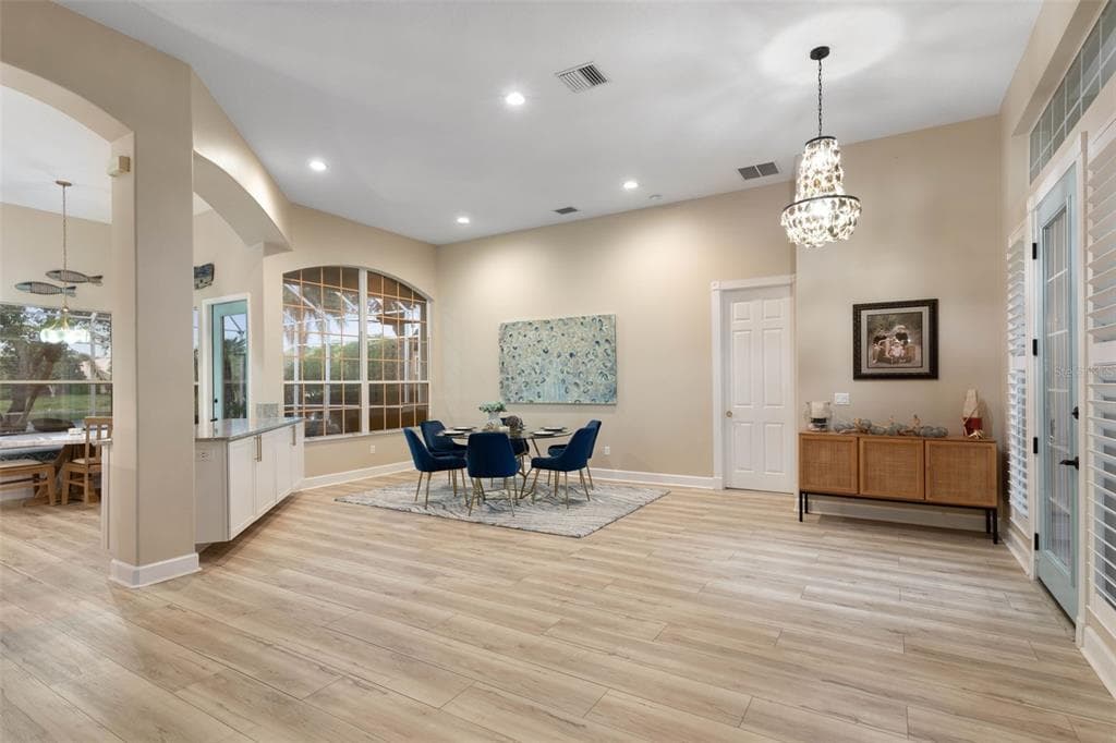 10 N VILLAGE PARKWAY photo 8