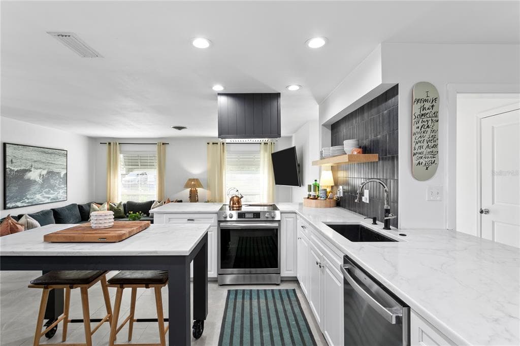 4091 13TH WAY NE photo 16