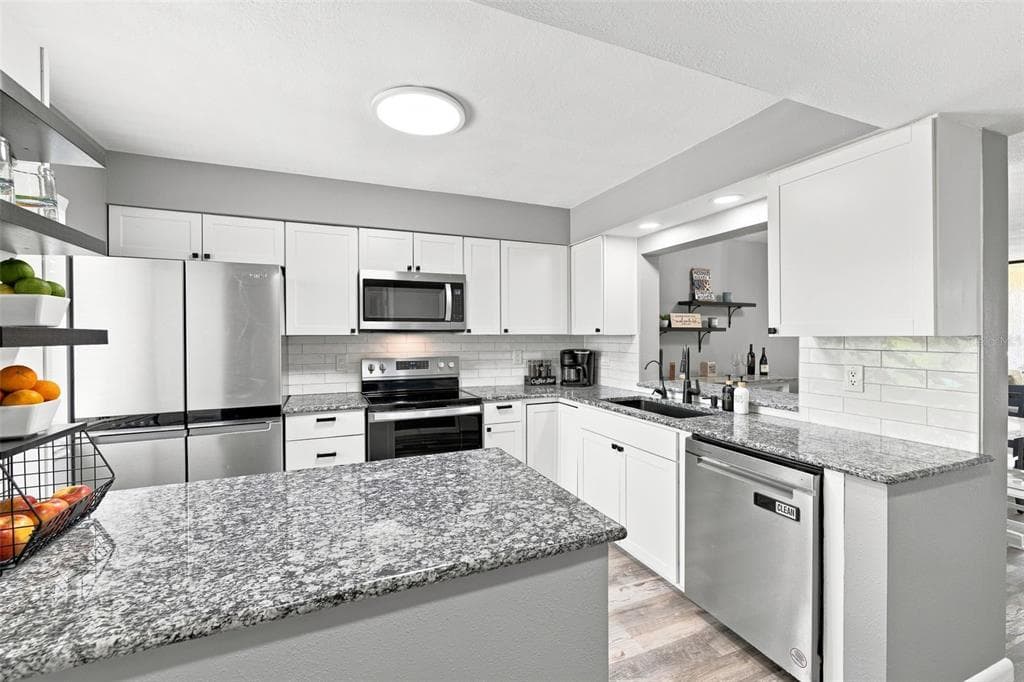 1805 MARINER DRIVE 53 photo 9