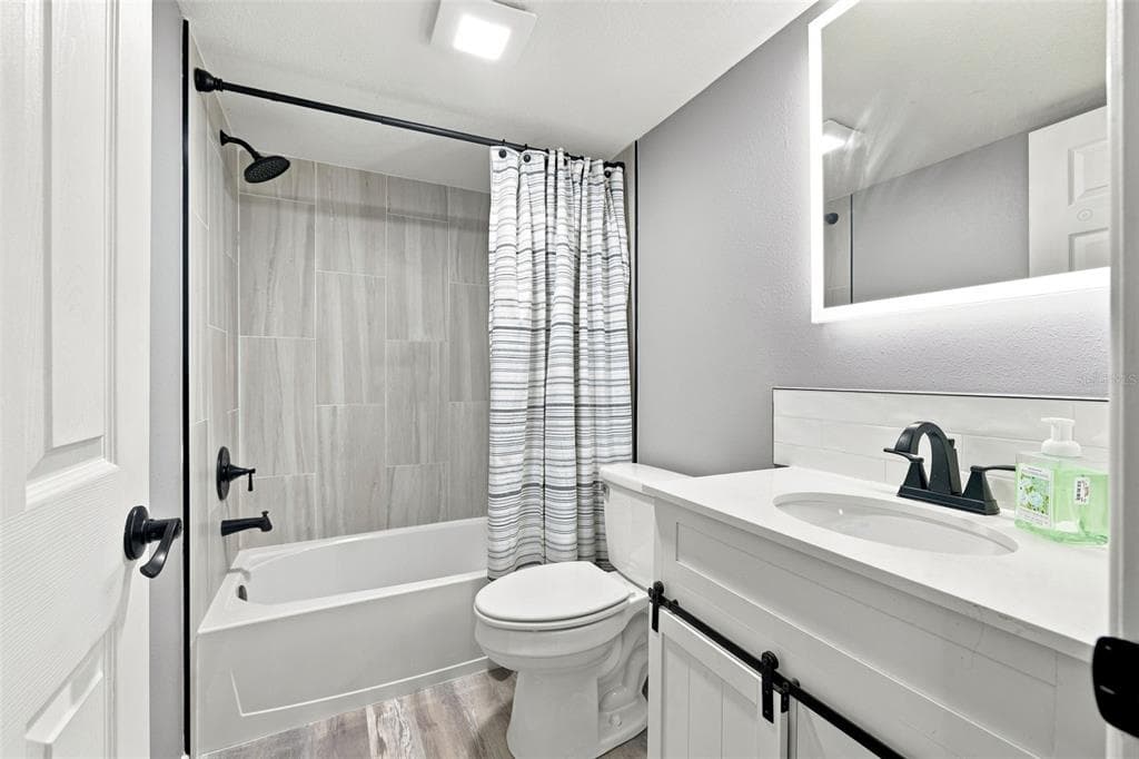 1805 MARINER DRIVE 53 photo 24