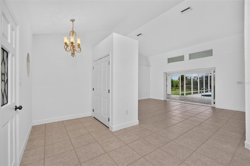 200 S OXFORD DRIVE photo 5