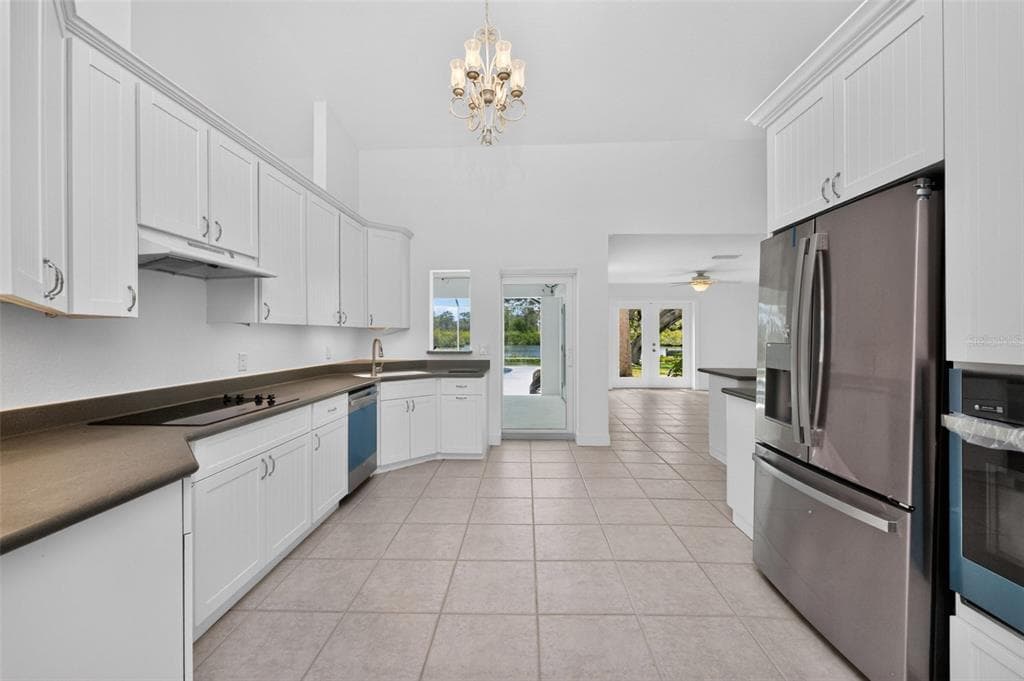 200 S OXFORD DRIVE photo 24