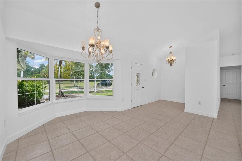 200 S OXFORD DRIVE photo 11