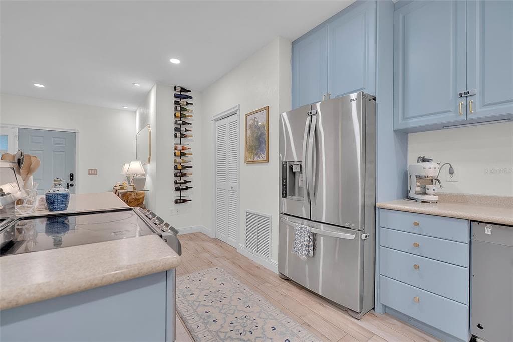 4104 128TH STREET W 702 photo 13