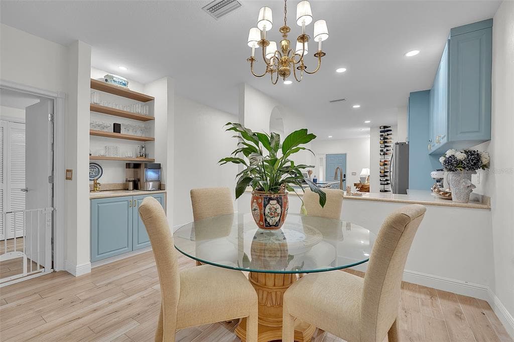 4104 128TH STREET W 702 photo 17
