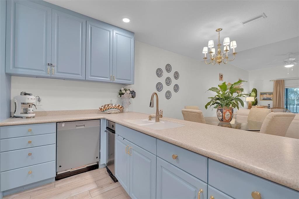 4104 128TH STREET W 702 photo 12