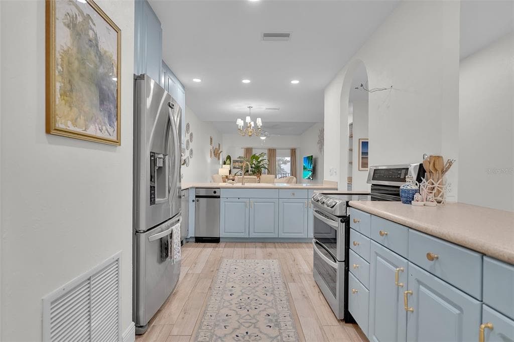 4104 128TH STREET W 702 photo 9
