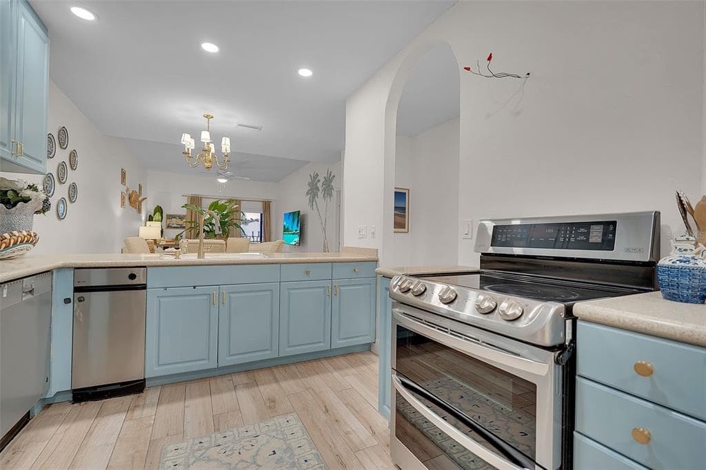 4104 128TH STREET W 702 photo 11