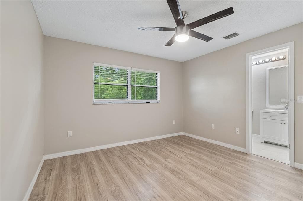 7949 KNIGHT DRIVE photo 23