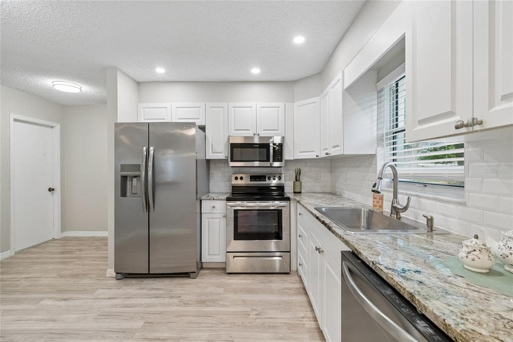 7949 KNIGHT DRIVE photo 21