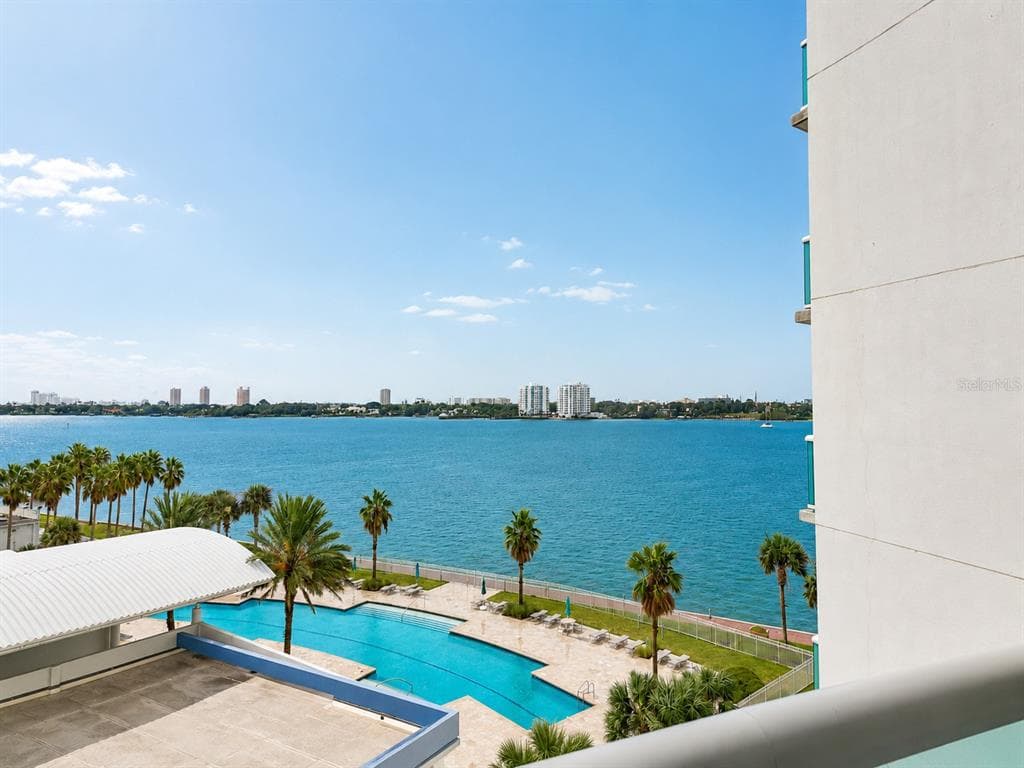 241 RIVERSIDE DRIVE 608 photo 16