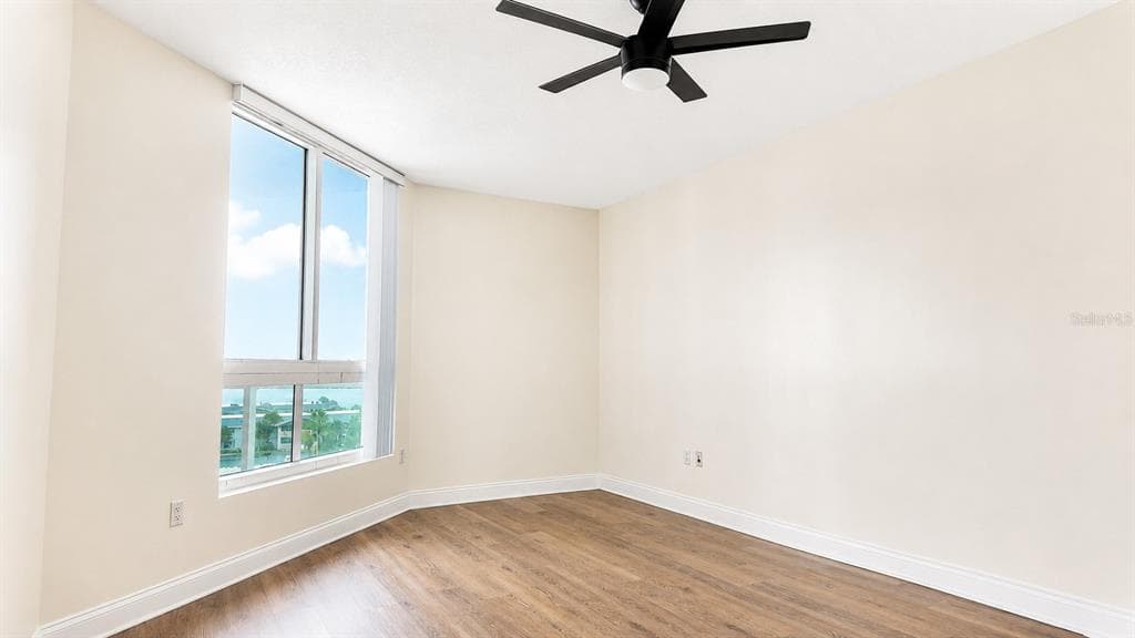 241 RIVERSIDE DRIVE 608 photo 7