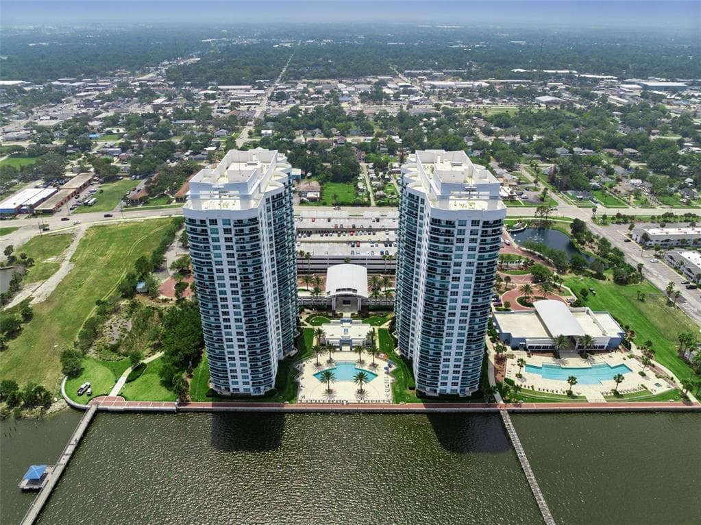241 RIVERSIDE DRIVE 608 photo 1