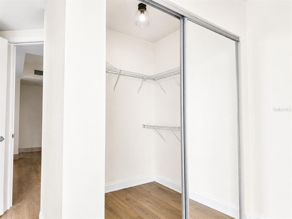 241 RIVERSIDE DRIVE 608 photo 14