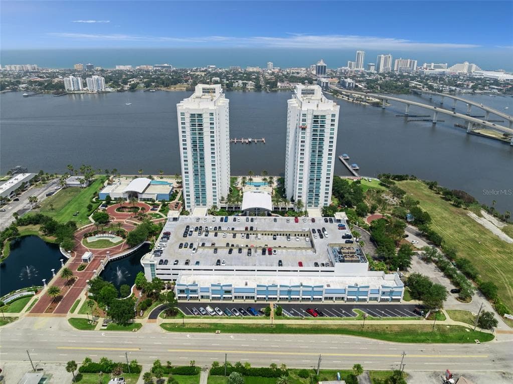 241 RIVERSIDE DRIVE 608 photo 19