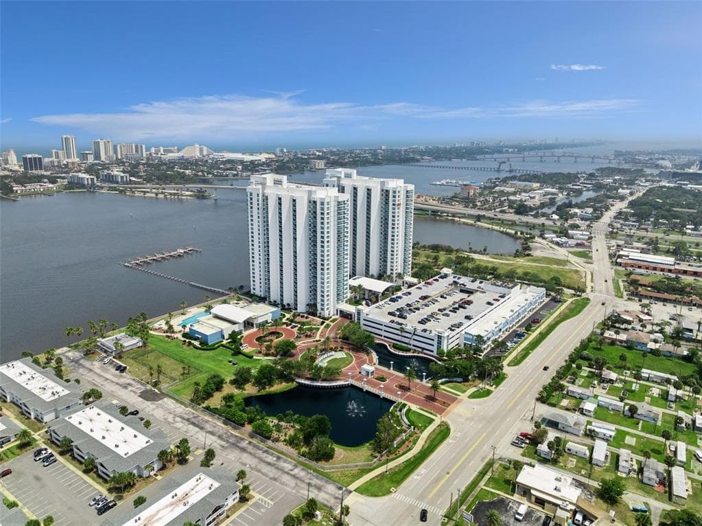 241 RIVERSIDE DRIVE 608 photo 21