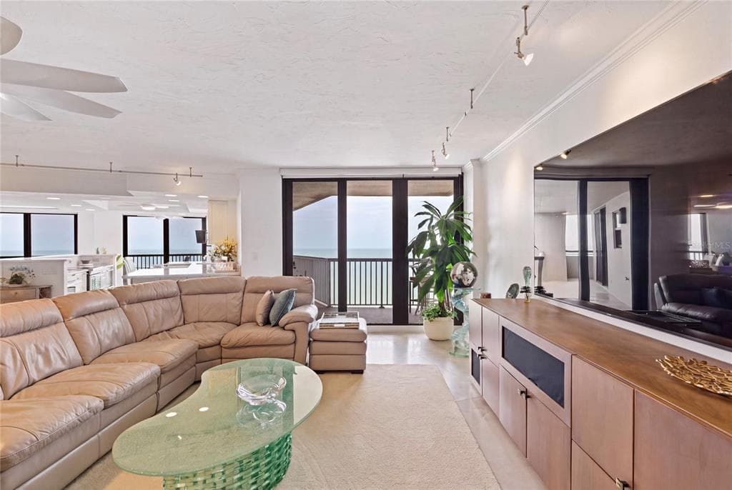 1660 GULF BOULEVARD PH1 photo 9