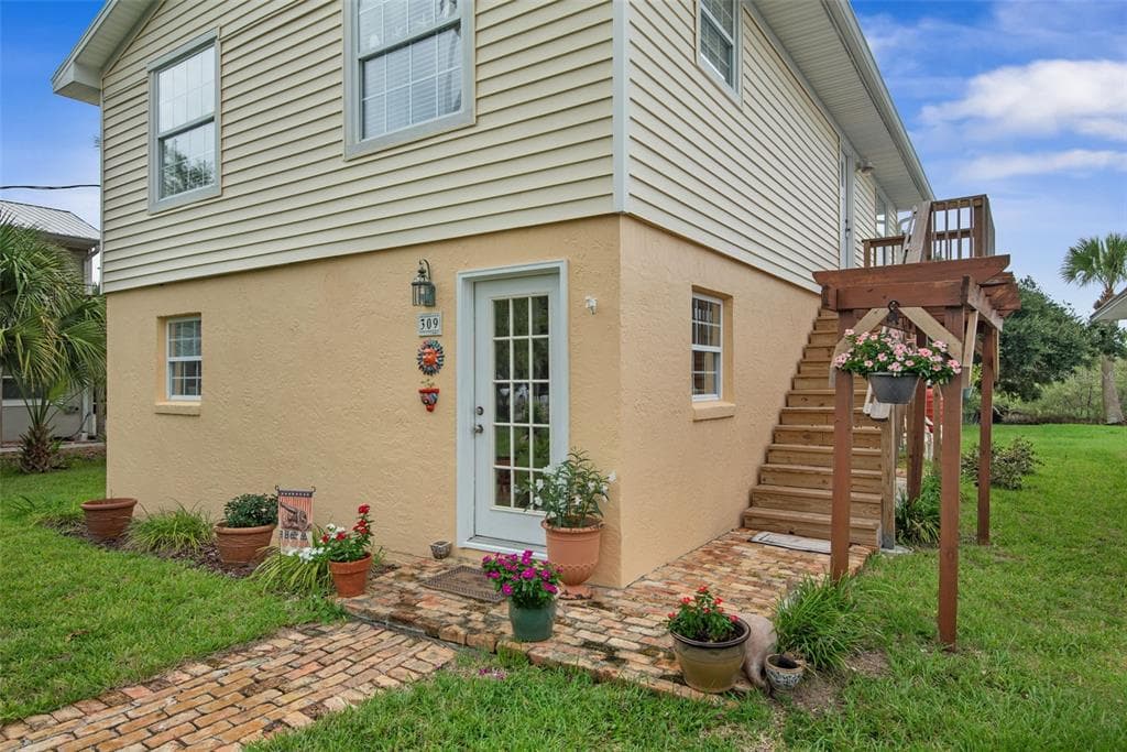 309 CYPRESS STREET photo 3
