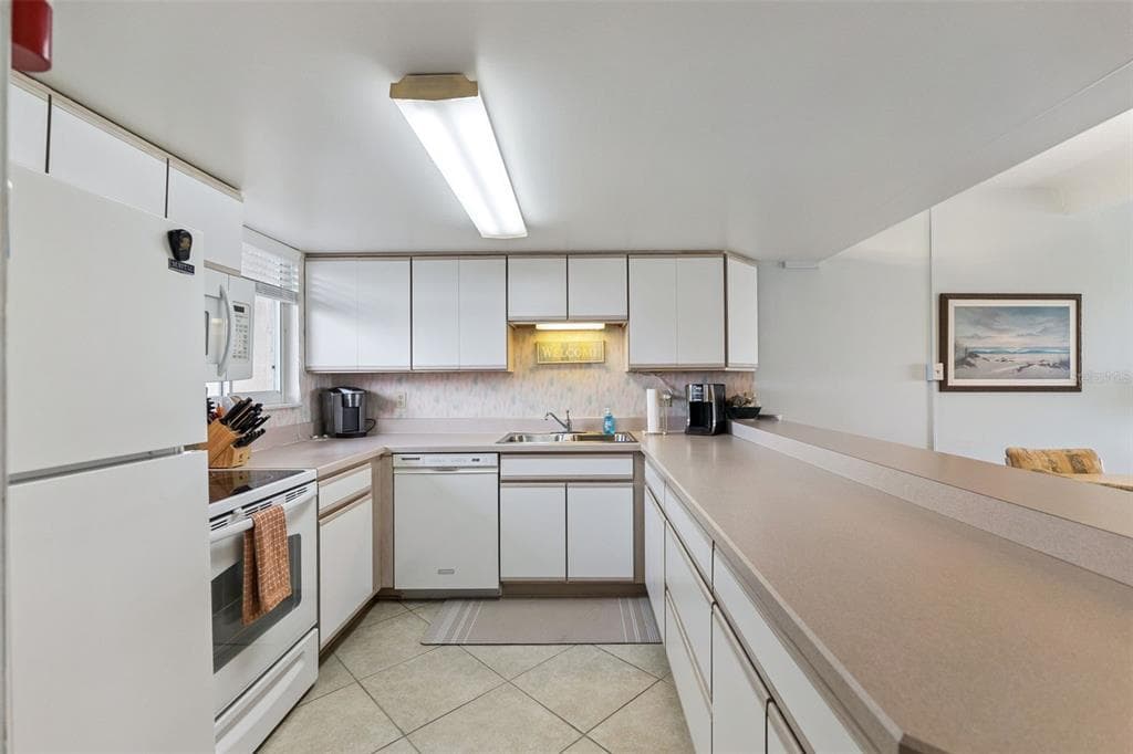 4821 SAXON DRIVE B103 photo 22