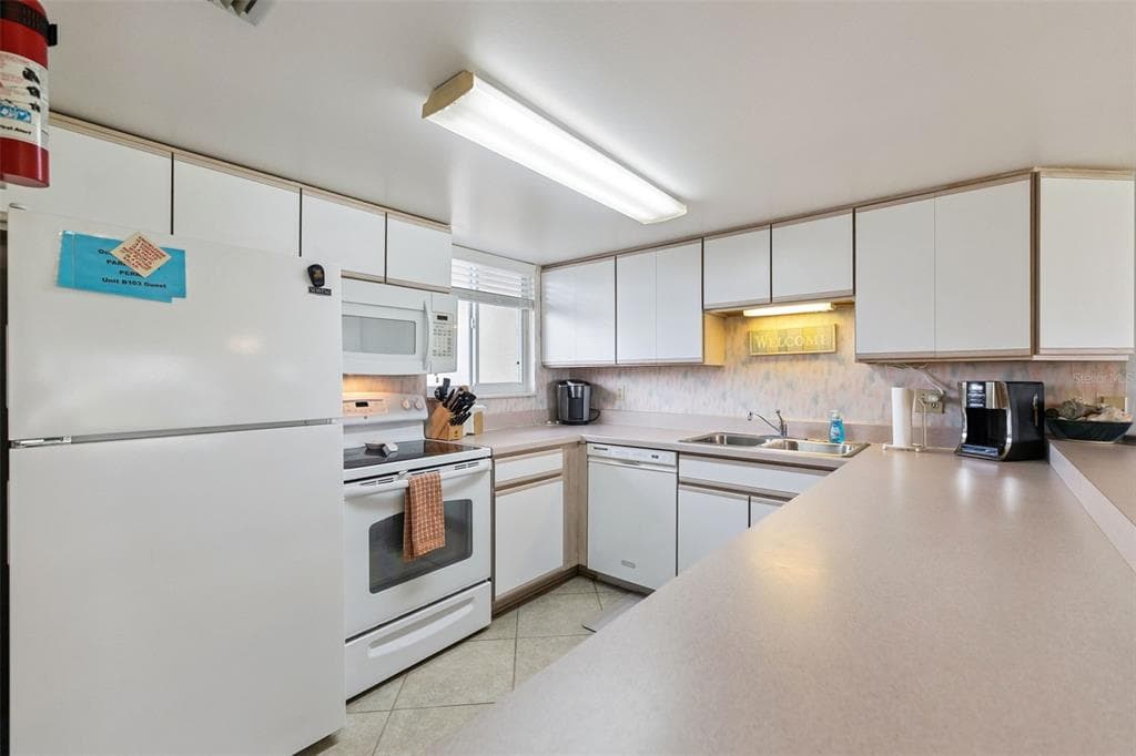 4821 SAXON DRIVE B103 photo 21