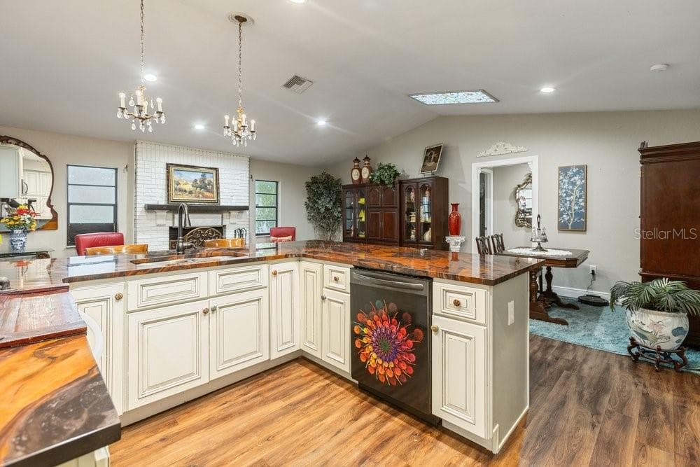 13502 WHITBY ROAD photo 16