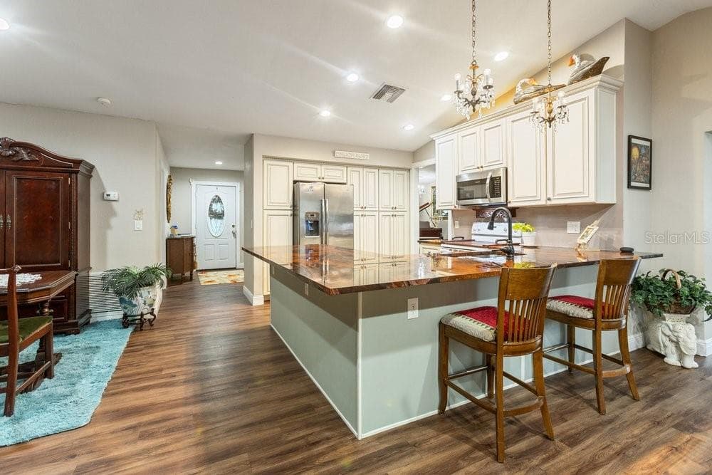 13502 WHITBY ROAD photo 11
