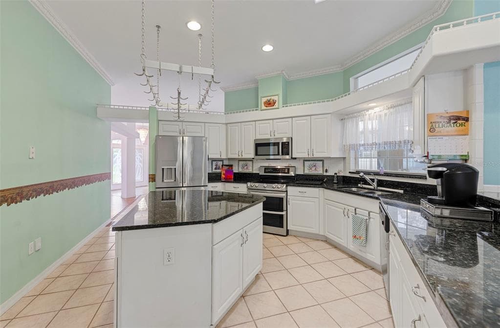 52 BUTTONWORTH DRIVE photo 17
