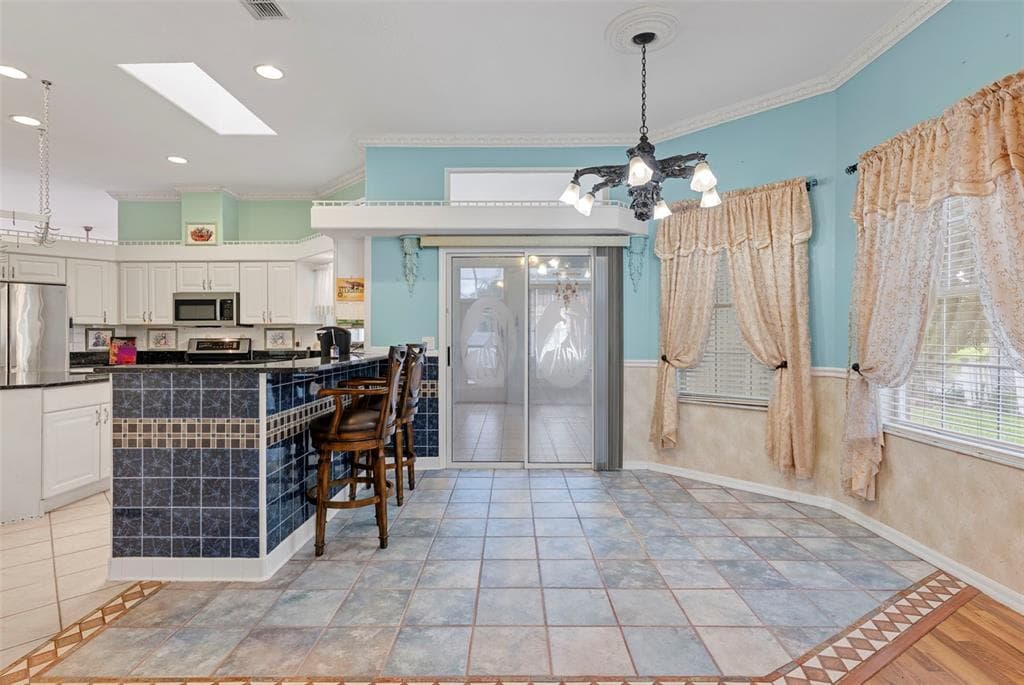 52 BUTTONWORTH DRIVE photo 12