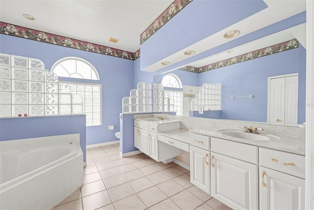 52 BUTTONWORTH DRIVE photo 22