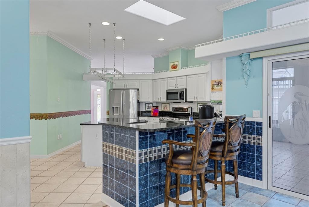 52 BUTTONWORTH DRIVE photo 18