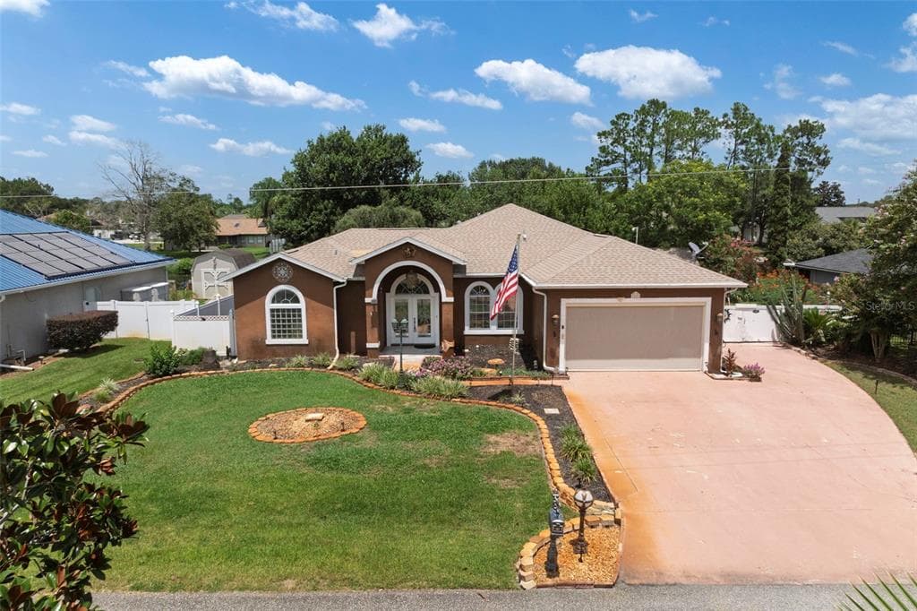 52 BUTTONWORTH DRIVE photo 4