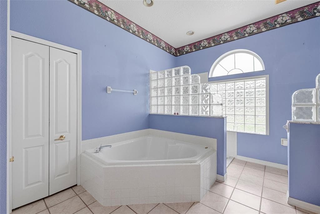 52 BUTTONWORTH DRIVE photo 21