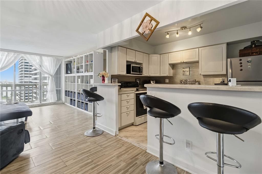 2800 N ATLANTIC AVENUE 1105 photo 6
