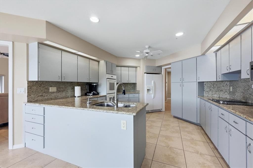 4300 CAMINO MADERA photo 16