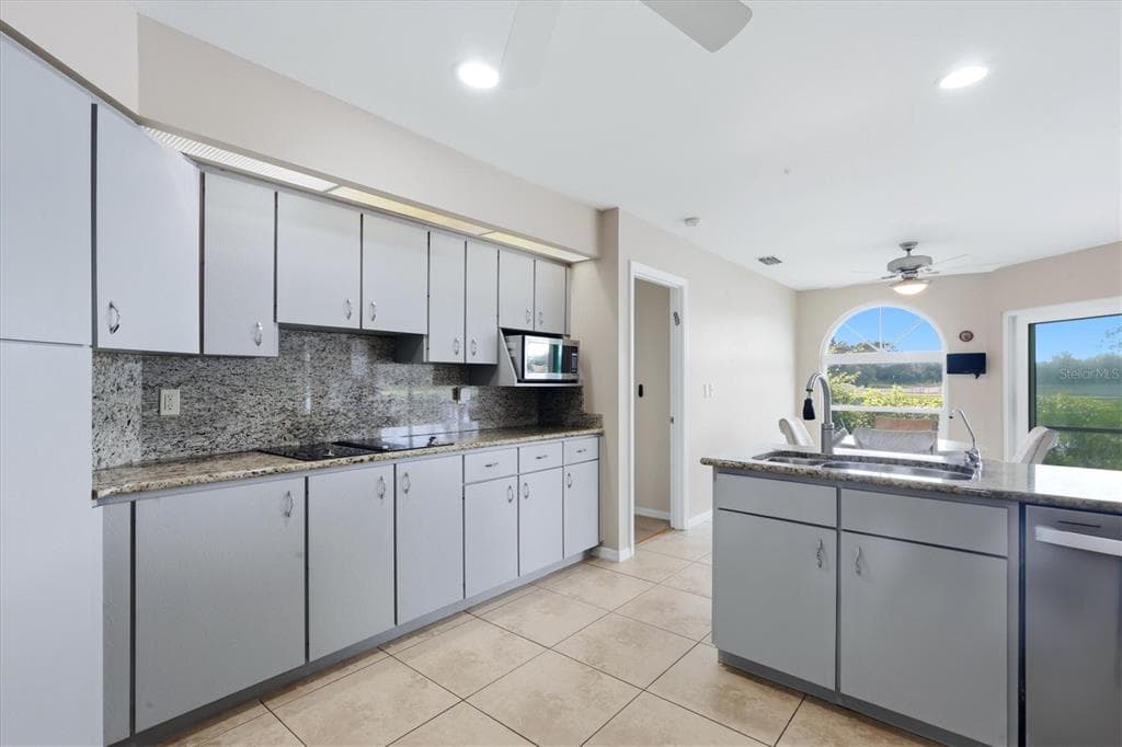 4300 CAMINO MADERA photo 18