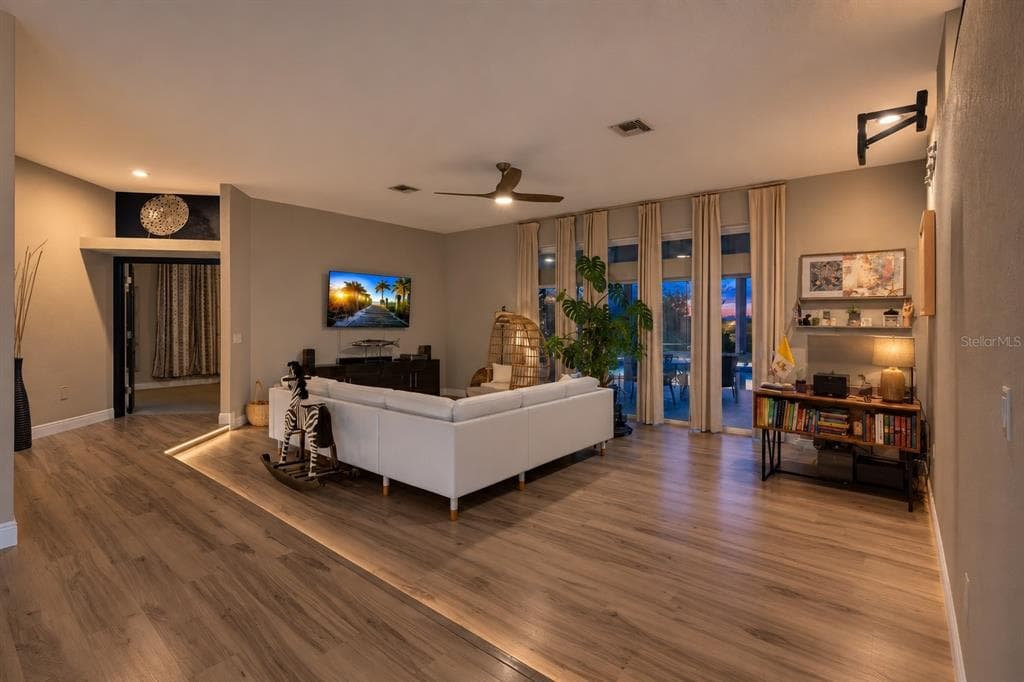10017 SCARLETT COURT photo 9