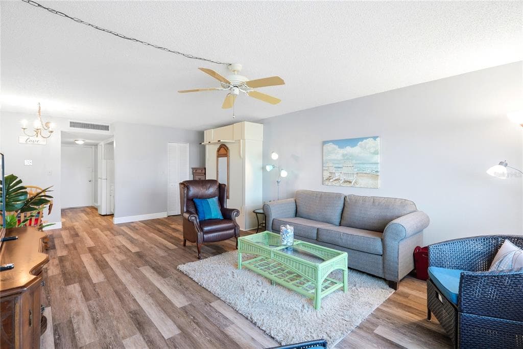 4725 COVE CIRCLE 306 photo 8